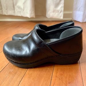 Dansko Pro Clogs 38